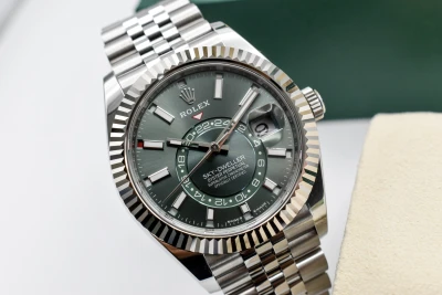 Rolex Skydweller Stainless Steel Green Dial 42mm Watch 336934 | 2025 Unworn
