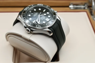 Omega Seamaster Professional Seaweed Green Watch 210.32.42.20.10.001 | 2026