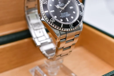 Rolex Seadweller Stainless Steel Watch 16600 | 1995 Box & Papers