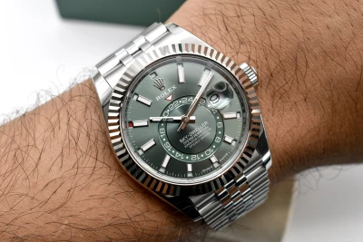 Rolex Skydweller Stainless Steel Green Dial 42mm Watch 336934 | 2025 Unworn
