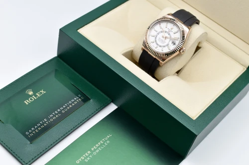 Rolex Skydweller 18ct Rose Gold Oysterflex Watch 326135 | 2021 B&P