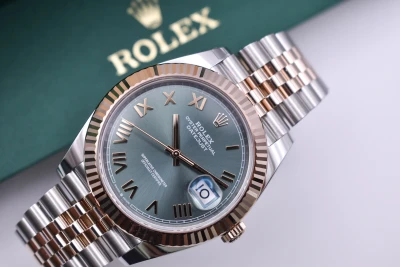 Rolex Datejust 41 18k Rose Gold & Steel Green Roman Watch 126331 | 2026 Unworn
