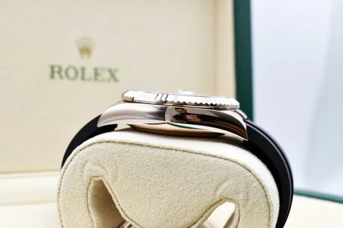 Rolex Skydweller 18ct Rose Gold Oysterflex Watch 326135 | 2021 B&P