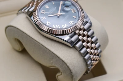 Rolex Datejust 41 18k Rose Gold & Steel Green Roman Watch 126331 | 2026 Unworn