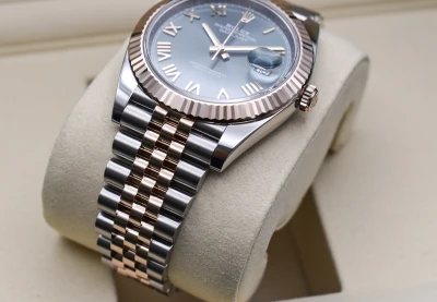 Rolex Datejust 41 18k Rose Gold & Steel Green Roman Watch 126331 | 2026 Unworn
