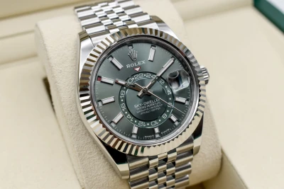 Rolex Skydweller Stainless Steel Green Dial 42mm Watch 336934 | 2025 Unworn