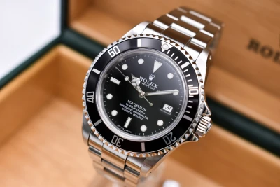 Rolex Seadweller Stainless Steel Watch 16600 | 1995 Box & Papers