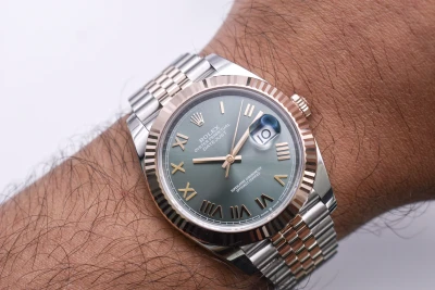 Rolex Datejust 41 18k Rose Gold & Steel Green Roman Watch 126331 | 2026 Unworn