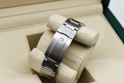 Rolex Oyster Perpetual 34mm Stainless Steel Red Grape Watch 114200 | B&P