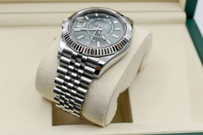 Rolex Skydweller Stainless Steel Green Dial 42mm Watch 336934 | 2025 Unworn