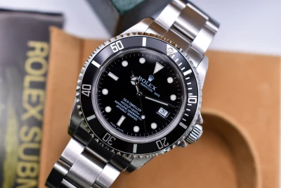 Rolex Seadweller Stainless Steel Watch 16600 | 1995 Box & Papers