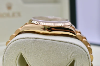 Rolex Day Date 36 Vintage Diamond String Dial 18k Gold 18238 | 1989 Box & Papers