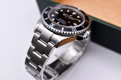 Rolex Seadweller Stainless Steel Watch 16600 | 1995 Box & Papers