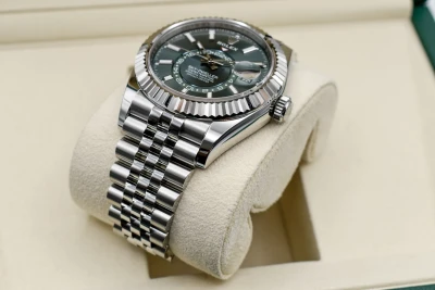 Rolex Skydweller Stainless Steel Green Dial 42mm Watch 336934 | 2025 Unworn