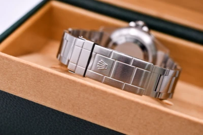 Rolex Seadweller Stainless Steel Watch 16600 | 1995 Box & Papers