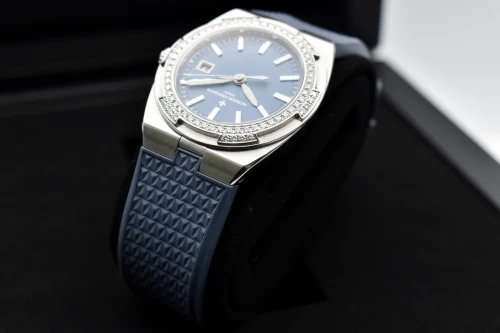 Vacheron Contstantin Overseas Ladies Stainless Steel Diamond Watch 1205V/100A-B590 | B&P
