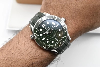 Omega Seamaster Professional Seaweed Green Watch 210.32.42.20.10.001 | 2026