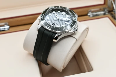 Omega Seamaster Professional Seaweed Green Watch 210.32.42.20.10.001 | 2026
