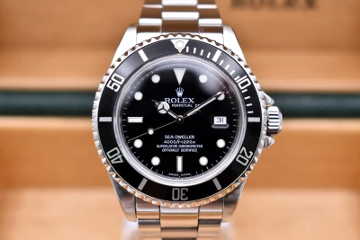 Rolex Seadweller Stainless Steel Watch 16600 | 1995 Box & Papers