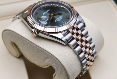 Rolex Datejust 41 18k Rose Gold & Steel Green Roman Watch 126331 | 2026 Unworn