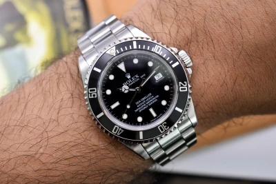 Rolex Seadweller Stainless Steel Watch 16600 | 1995 Box & Papers